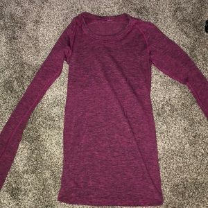 Lulu long sleeve size 2 different shades of pink